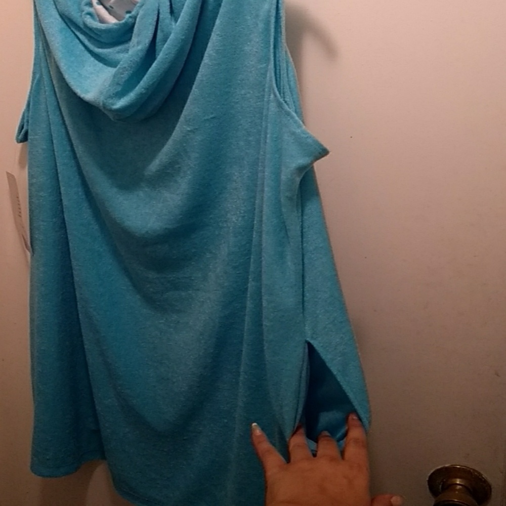 Cover up - Picture 2 of 2